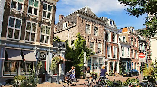 Charming churches and coursing canals