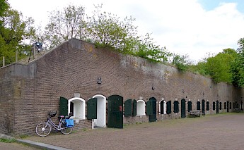 Fort Blauwkapel, part of the Dutch Waterline Defence, Utrecht, Holland. HenkvD@Wikimedia Commons