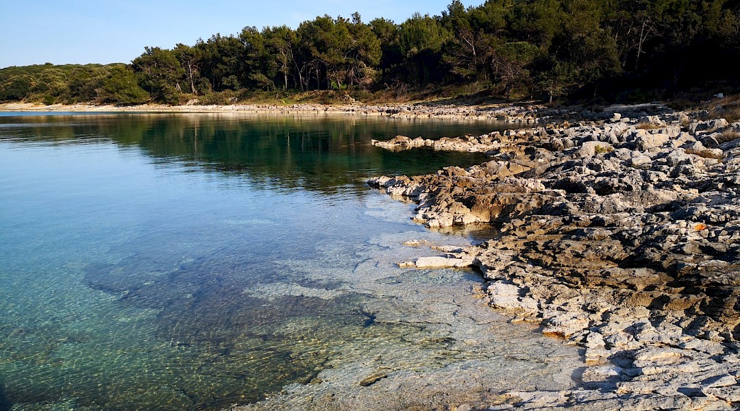 Clear Waters by Lower Kamenjak, Pula, Croatia. Anne2be@Wikimedia Commons