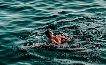 Swimming in Pula, Croatia. David Boca@Unsplash