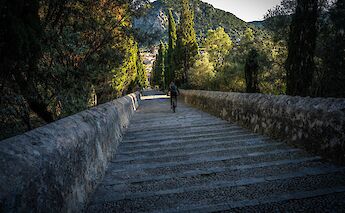 Biking down a slope, Palma de Mallorca, Spain. Artem Zhukov@Unsplash