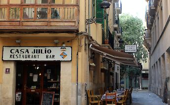 Stop for a drink, Palma de Mallorca. Spain. Odyssee Belle@Unsplash