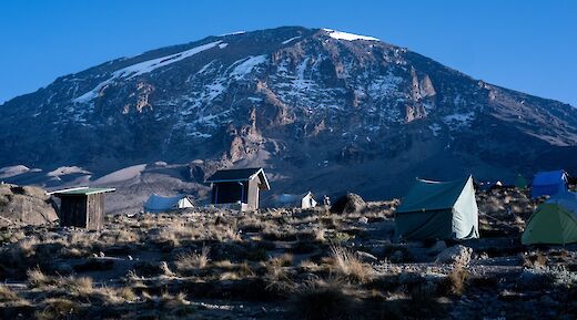 Tents and trekkers on Mount Kilimanjaro, Tanzania. Daniel Vargas@Unsplash
