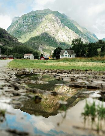 Small village in Norway. Till Daling Ikgey@Unsplash