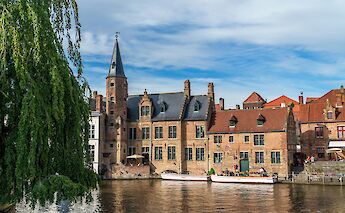 Canal in Bruges, Belgium. Ed Wingate@Unsplash