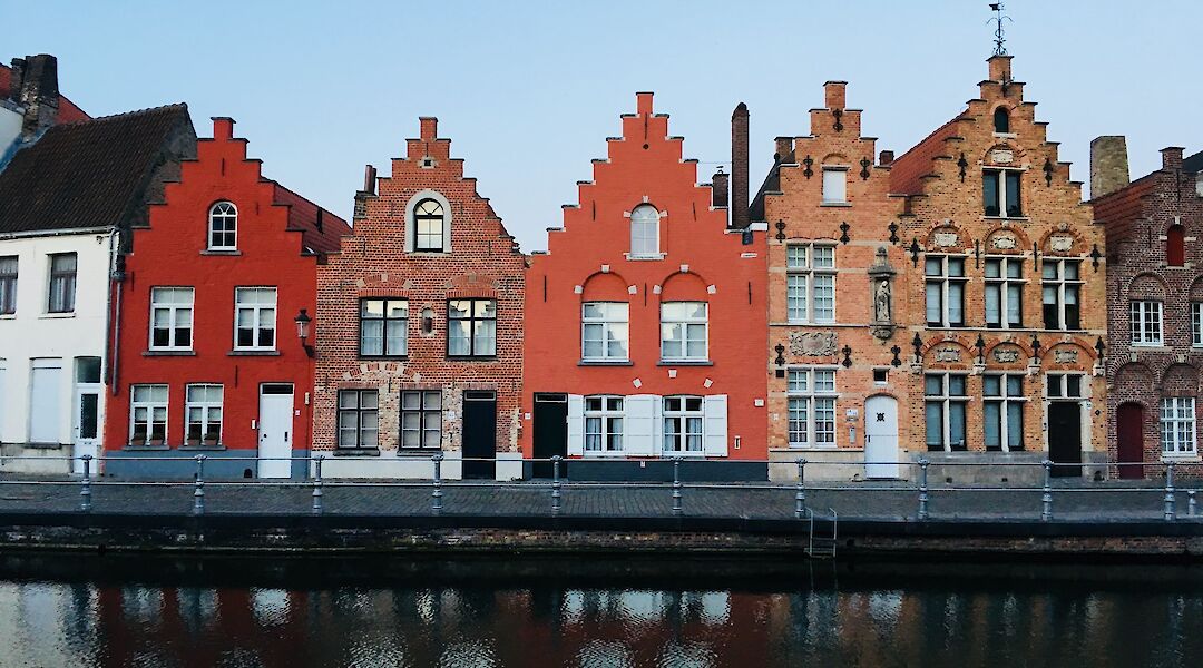 Townhouses by the canal, Bruges, Belgium. Animesh Bhargava@Unsplash