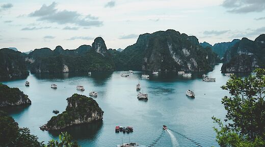 Boats and islands in Ha Long, Vietnam. Ammie Ngo@Unsplash