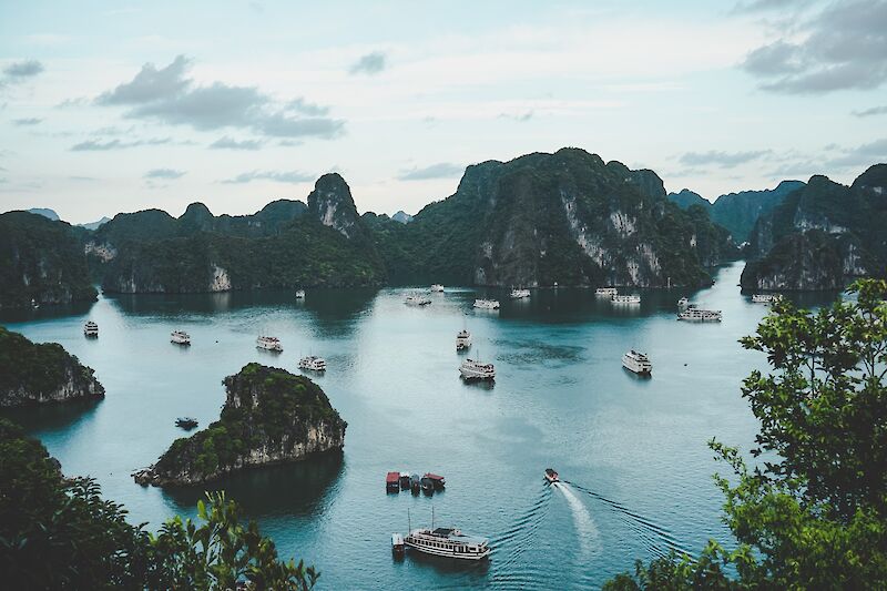 Boats and Islands in Ha Long, Vietnam. Ammie Ngo@Unsplash