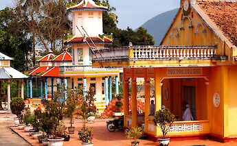 Cao Dai Temple, Vietnam. Mimsie@Flickr