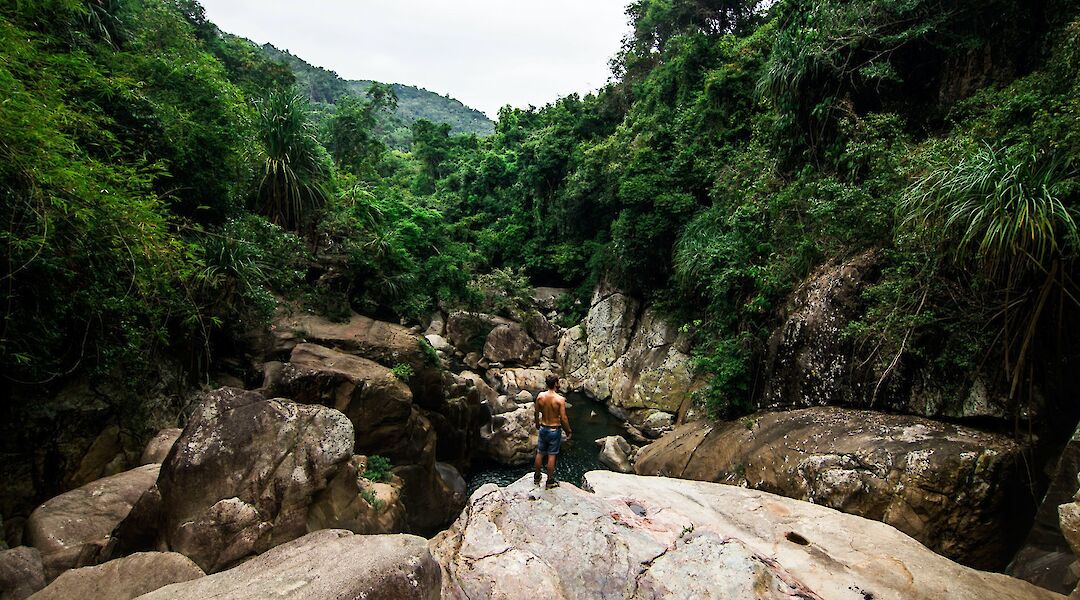 Rocks above a river in a Vietnamese Jungle, Ho Chi Minh City, Vietnam. Julan Hanslmaier@Unsplash