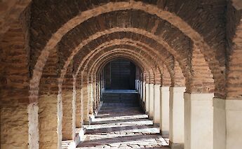 Arched walkway, Agadir, Morocco. Sergey Sukhov@Unsplash