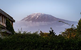 View of Mt Kilimanjaro from the City of Moshi, Kilimanjaro, Tanzania. Nichika Yoshida@Unsplash
