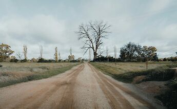 Dusty road in Echuca, Australia. Arun Clarke@Unsplash