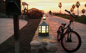 Bike parked on the pathway, Solana Beach at sunset. Keaton Elvins@Unsplash
