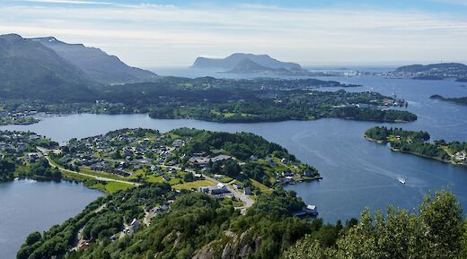 Landscape of Alesund, Norway. Hendrik Cornelissen@Unsplash