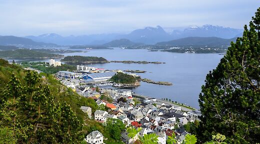 Sukkertoppen E-Bike & Hike Tour Alesund, Alesund