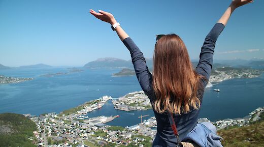 Sukkertoppen E-Bike & Hike Tour Alesund, Alesund