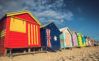 Brughton Beach Bathing Boxes, Melbourne. Arnas Goldberg@Wikimedia Commons