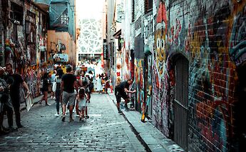 Street art painting, Melbourne, Australia. Annie Spratt@Unsplash