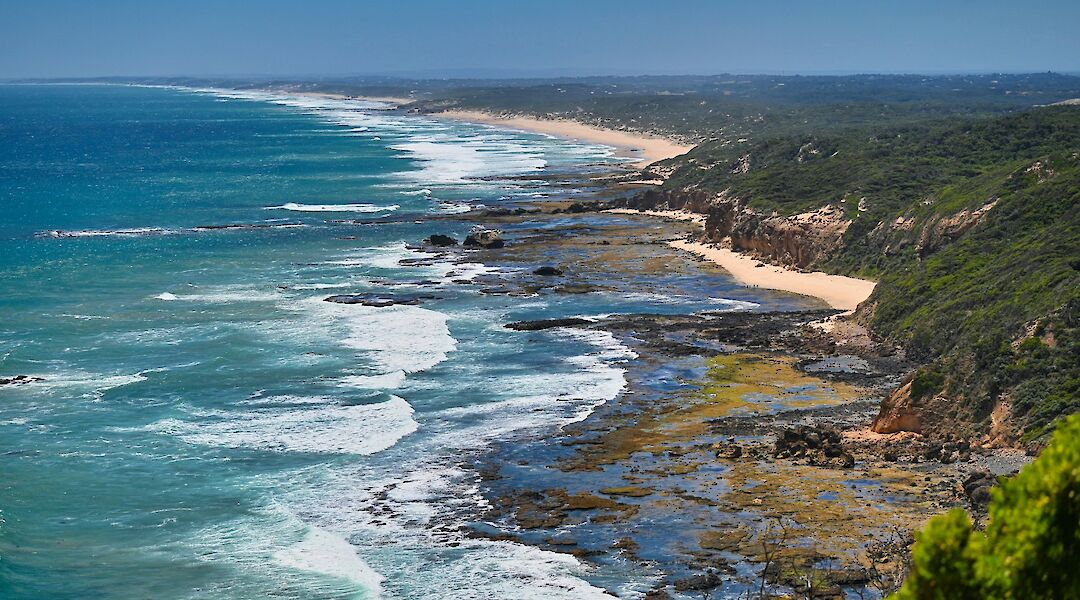 Endless coast of cliffs and beaches in Mornington Peninsula. Enguerrand Blanchy@Unsplash