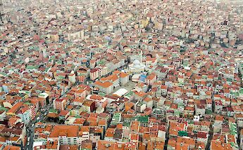 Rooftops of Istanbul, Turkey. Luke Michael@Unsplash