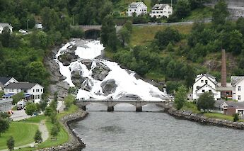 Waterfall in Hellesylt, Norway. m.prinke@Flickr
