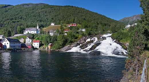 Hellesylt E-Bike Tour over Flofjellet, Hellesylt