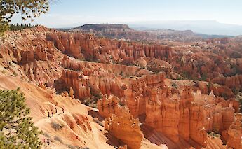 hikers on a path in Bryce Canyon, Utah, USA. Ellis Dieperink@Unsplash