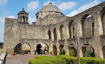Aged exterior of Mission San Jose, San Antonio, Texas, USA. CC:Iridescent
