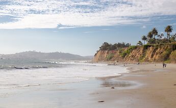 Beach, Santa Barbara, California. Jeff W@Unsplash