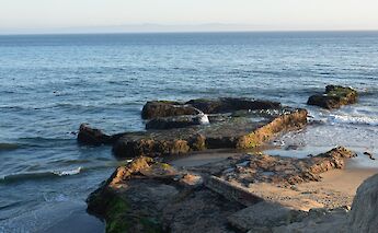 Campus Point Beach, Santa Barbara, California. Annie Xia@Unsplash