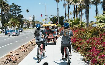 CIty tour, Santa Barbara, California. Rosalind Chang@Unsplash
