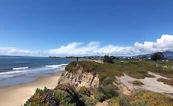 Bluffs, Santa Barbara, California. Ryan Gan@Unsplash