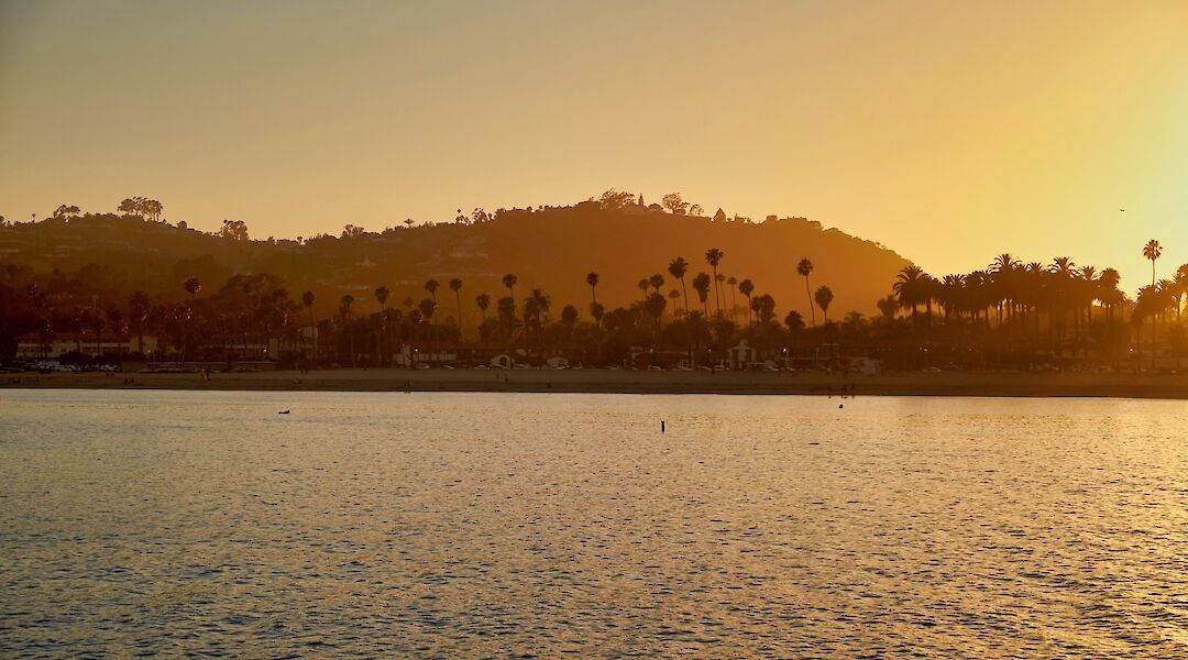 Harbor ar sunset, Santa Barbara, California. Christoph Schulz@Unsplash