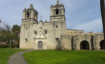 Pathway to Mission Concepcion Entranece, San Antonio, Texas, USA. CC: Jkulick