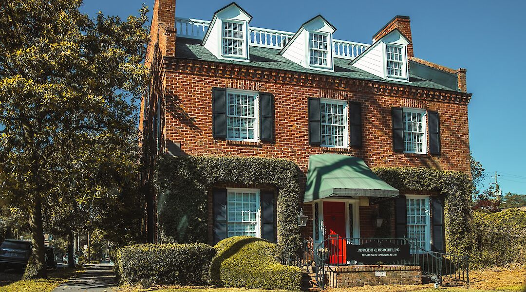 Antebellum house, Savannah, Georgia. Diane Picchiottino@Unsplash
