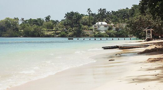 Serene view at the beach, Dunns River, Ocho Rios, Jamaica. Lakeisha Bennett@Unsplash