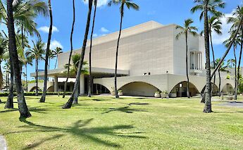 Blaisdell Concert Hall, King Street and Ward Avenue, Kakaako, Honolulu, Hawaii. Warren LeMay@Flickr
