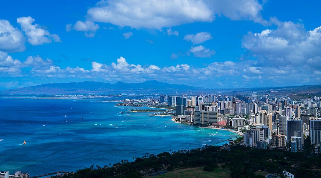 Skyscrapers meet the beach in Honolulu, Hawaii, USA.Walter Martin@Unsplash