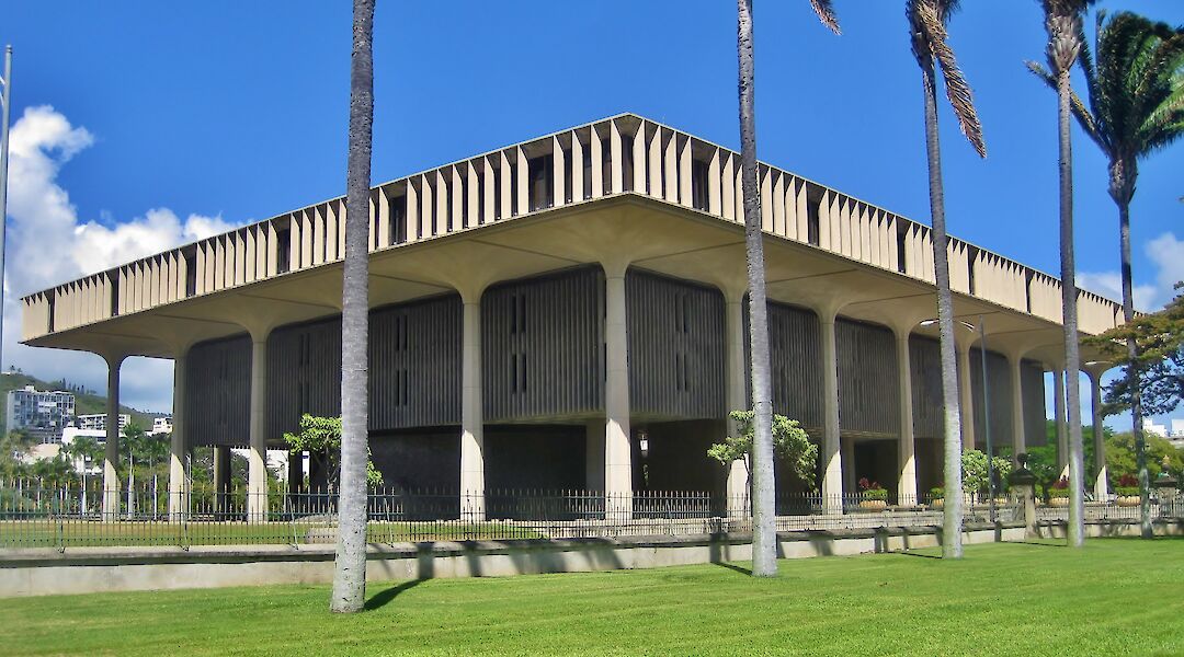 Hawaii State Capitol, Honolulu, Hawaii. Flickr: Teemu008