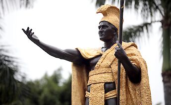 King Kamehameha Statue, Honolulu, Hawaii. Flickr: Gage Skidmore