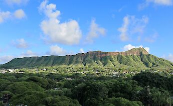 Diamond Head Volcanic Crater, from Honolulu, Hawaii. Flickr: Robert Linsdell