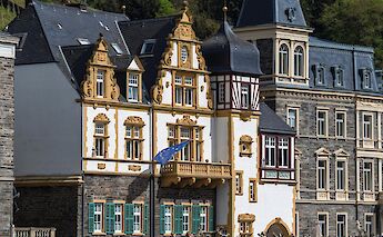 Bernkastel-Kues, Germany. Alexander Schimmeck@Unsplash