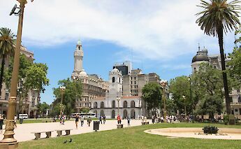 Square in Buenos Aires, Argentina. Celso Costa@Unsplash