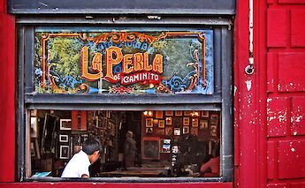 Cafe in Caminito, Buenos Aires, Argentina. Eduardo Sanchez@Unsplash