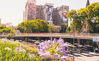 Large scale Murals on the sides of a building in Buenos Aires, Argentina. Gustavo Sanchez@Unsplash