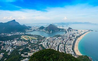 Los Hermanos viewpoint, Rio de Janeiro, Brazil. Unsplash@Mike Swigunski