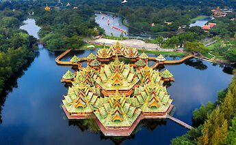 Temple in a lake, Bangkok, Thailand. Getty Images@Unsplash