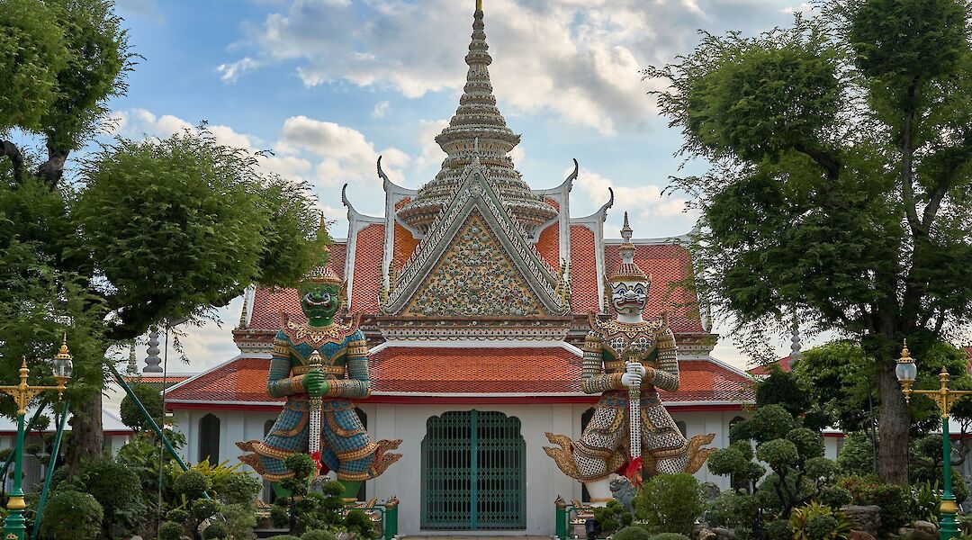 Wat Phra Gate No.1 or the front Koei Sadet Gate, Bangkok, Thailand. Norbert Braun@Unsplash