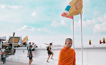 Monk, Bangkok, Thailand. Hanny Naibaho@Unsplash
